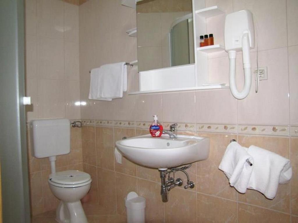 Family Friendly Apartments With A Swimming Pool Nevidjane, Pasman - 18054 Neviđane Extérieur photo
