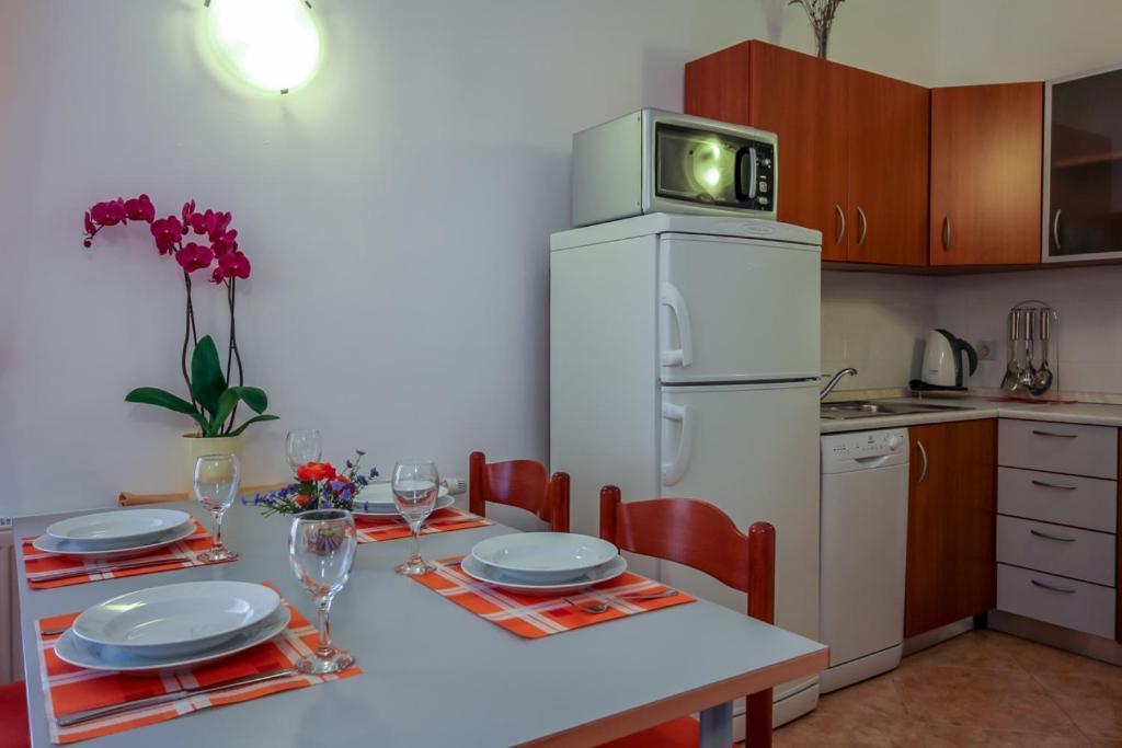 Family Friendly Apartments With A Swimming Pool Nevidjane, Pasman - 18054 Neviđane Extérieur photo